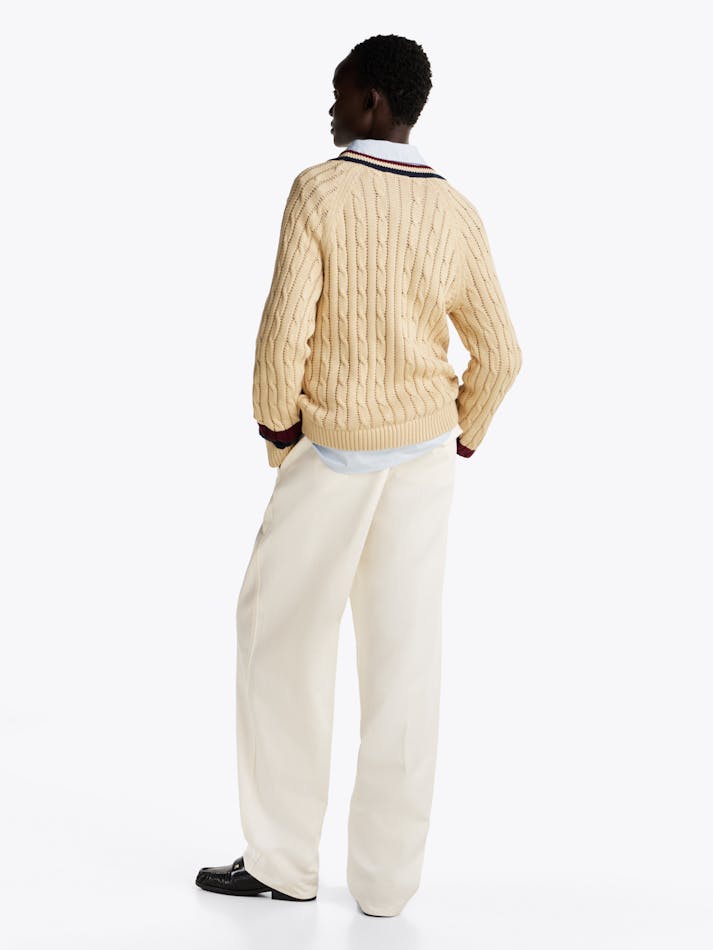 3256ED38-8C8B-EB78-493B-AA480B32E569