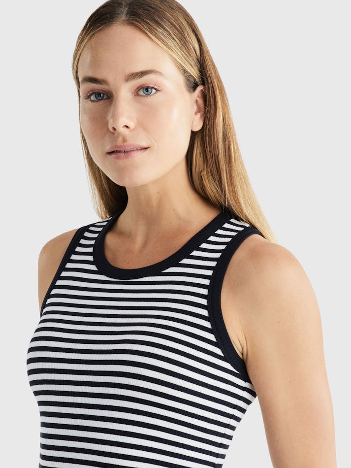 5F3E2155-B2E6-910D-A2C3-538B209EB85B