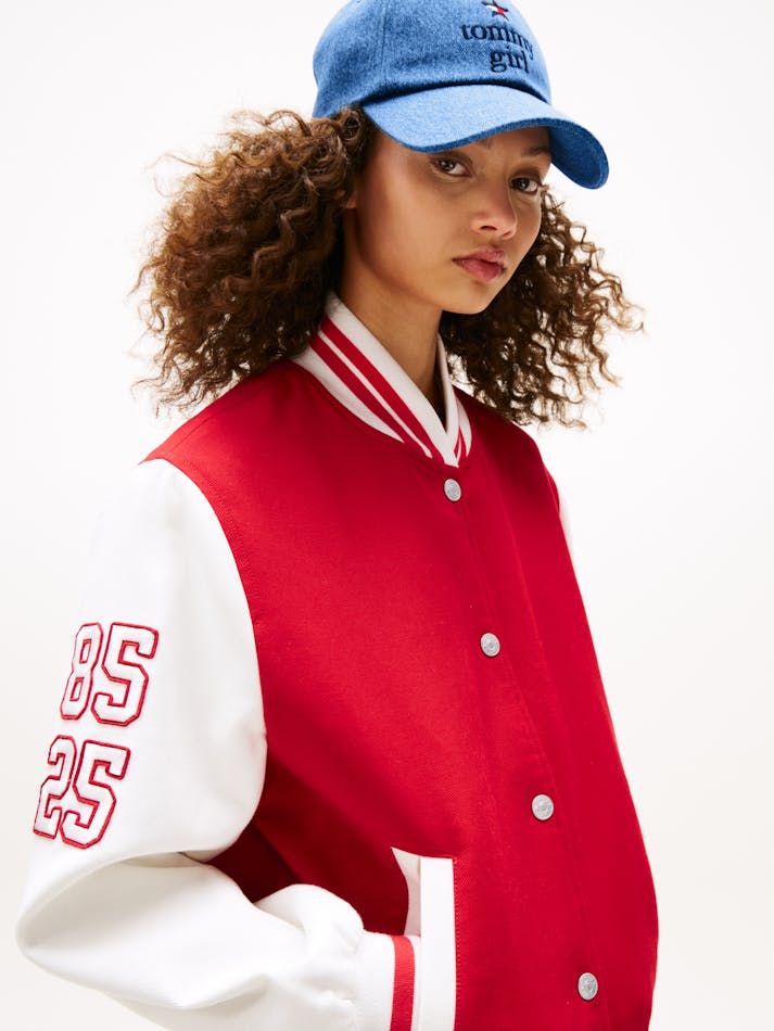 8618D421-F34B-0DAD-AD8C-0489735A6E07