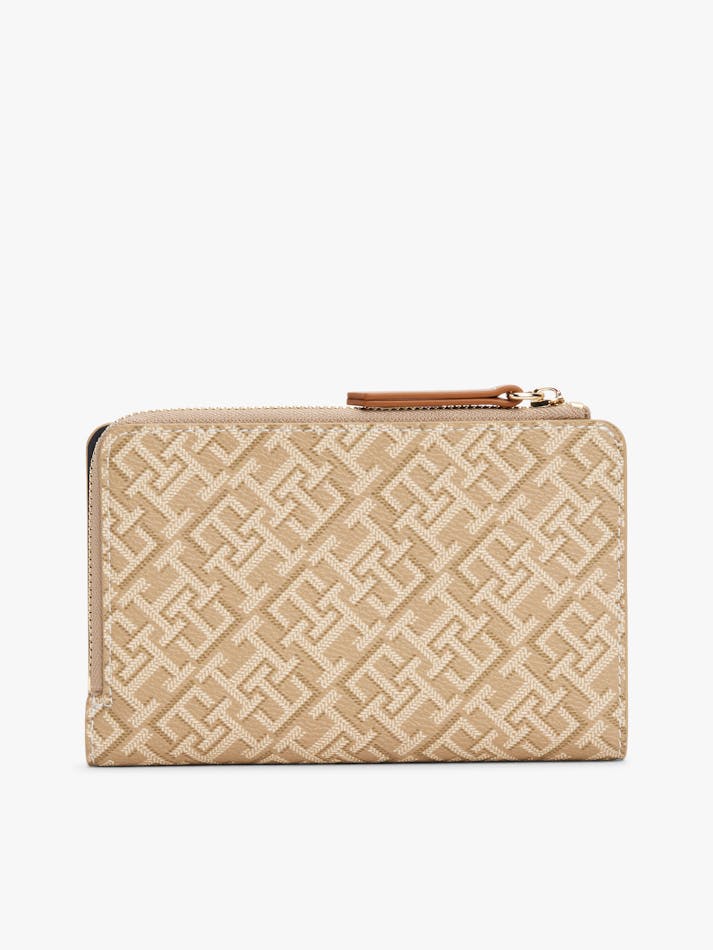 87F82775-6B40-C974-7107-FB28247EF6A8