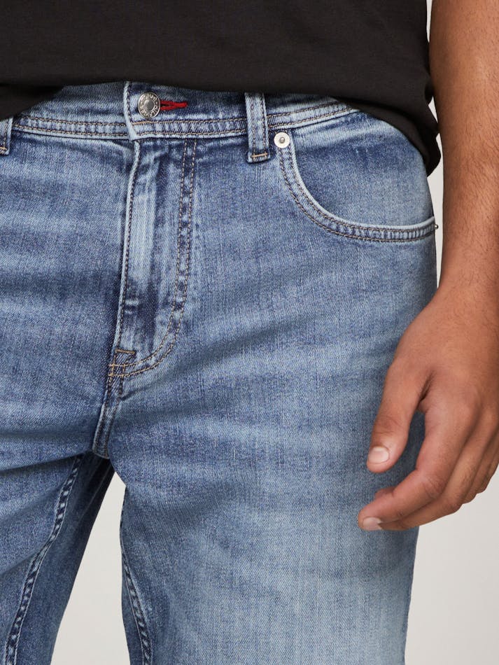 997037A9-954B-94EE-4C5D-EE23D367C81B