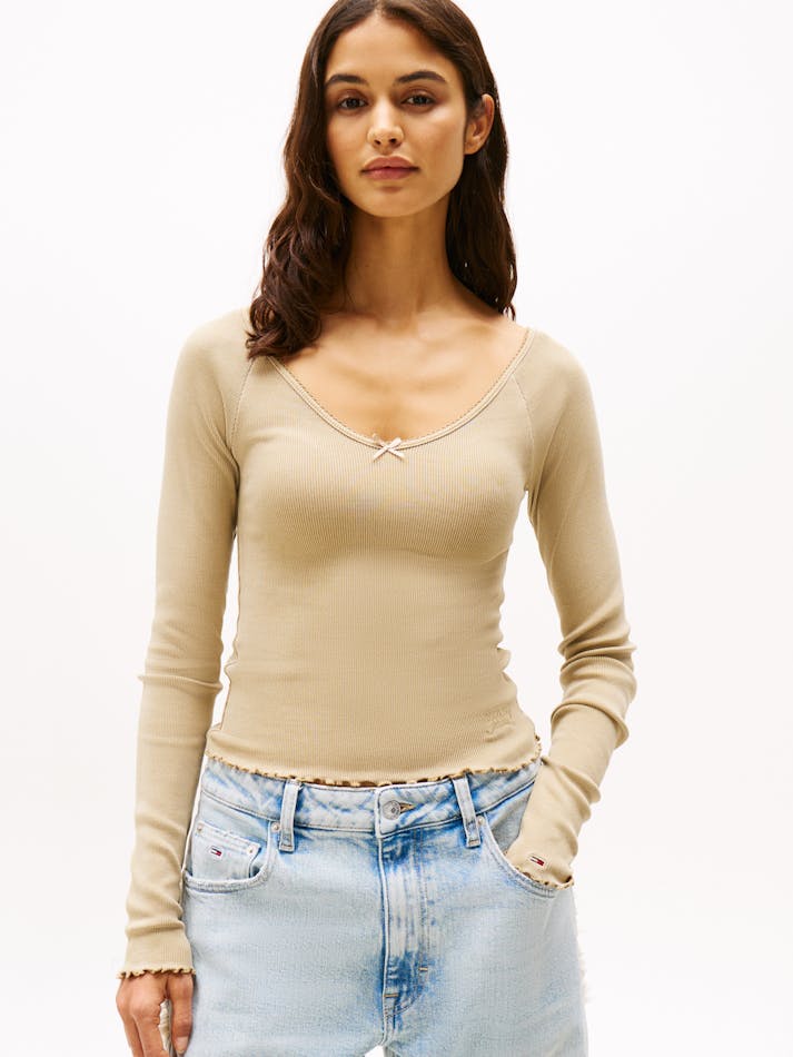 A4E64516-FDE8-3DB2-A735-3837EB944828