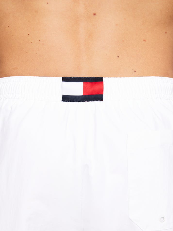 B539EC80-F93C-ADEB-80E9-B09AC44235E5