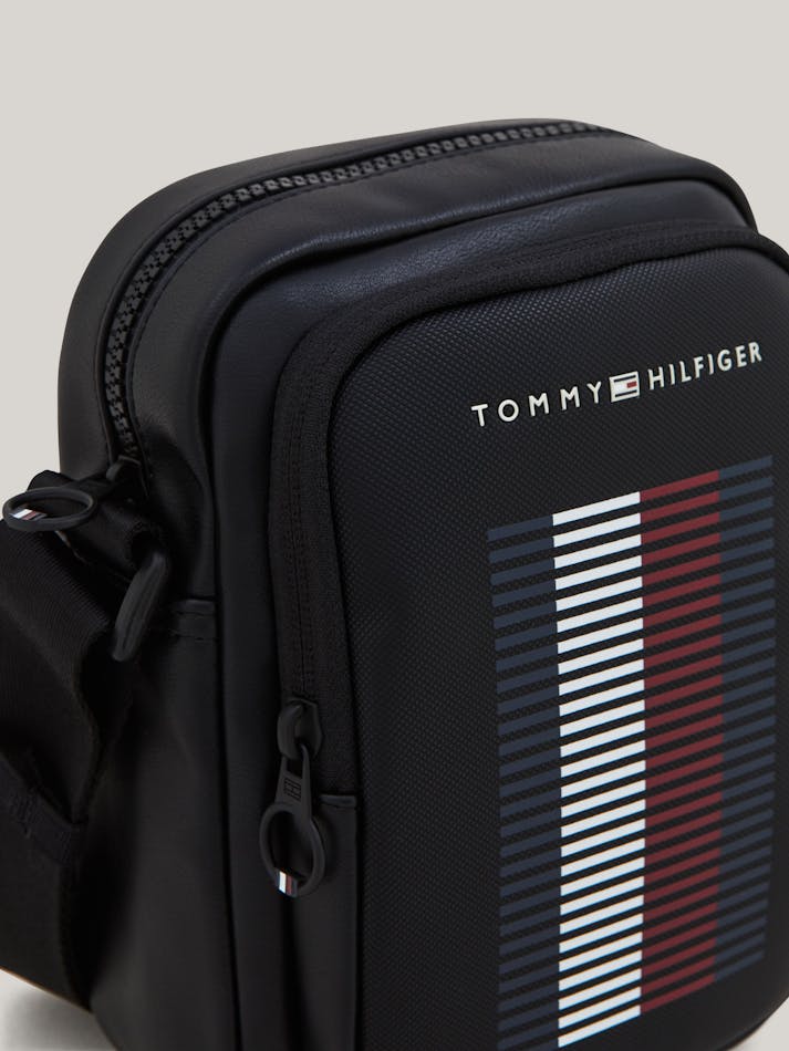 BD779CDE-057C-5D49-9384-AD57E1AF9F3F