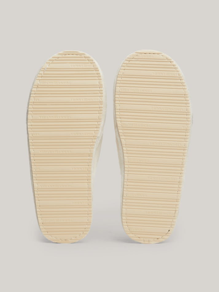 C814D425-F06F-BF11-C17F-1351D3EA4036