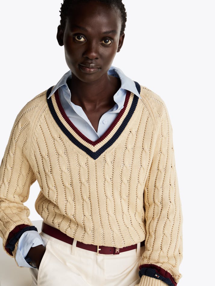 E53B89F3-2BEC-3A6F-BFB5-7AE14A785A3C