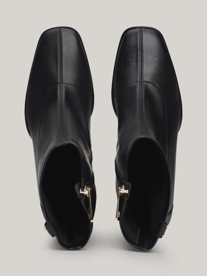 0A88E896-3698-544E-9885-498DF433B02D