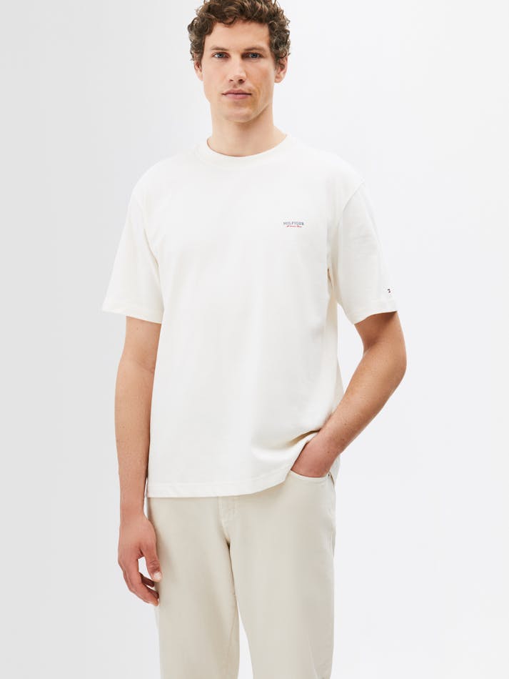 1533C7DE-1D4B-BC6E-8FCF-33B052B69C4E