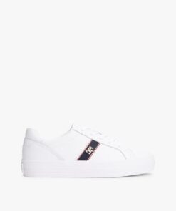 LEATHER TH MONOGRAM PLAQUE TRAINERS