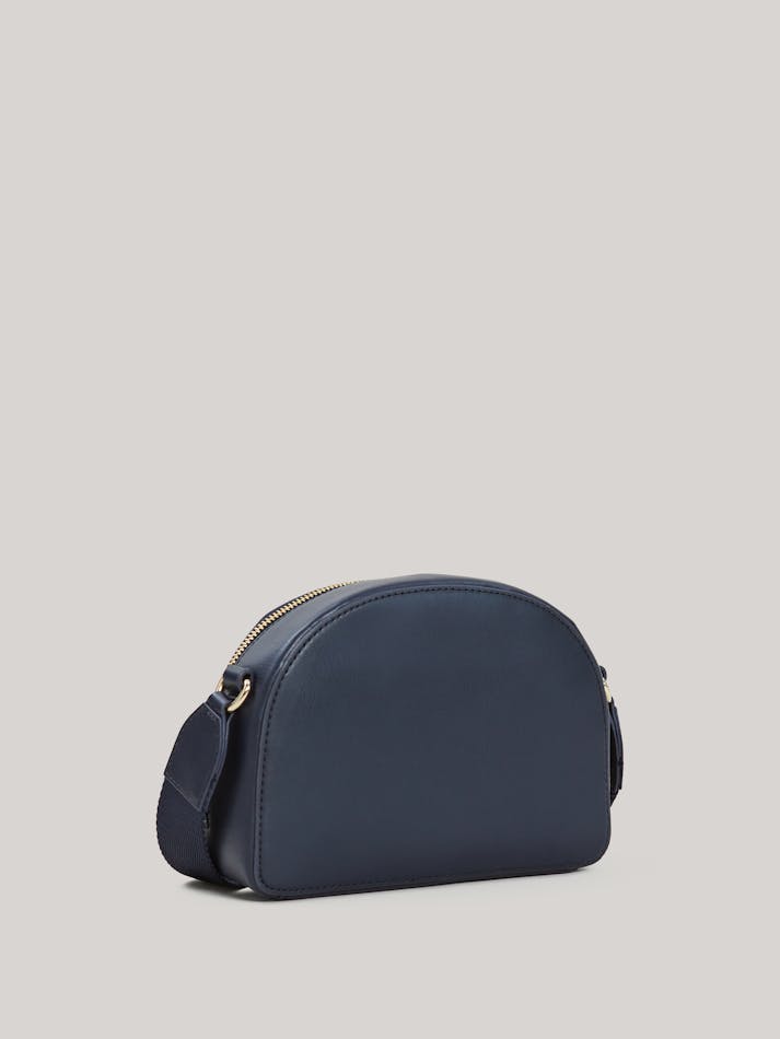 A22AC1D4-E173-8A1F-B1B8-6F1A6B526BBD