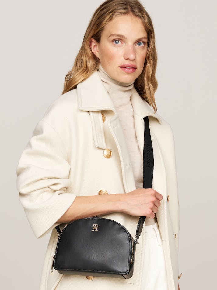 EF2B6A6E-DB9E-AB18-FA7C-7B2E110D68B4