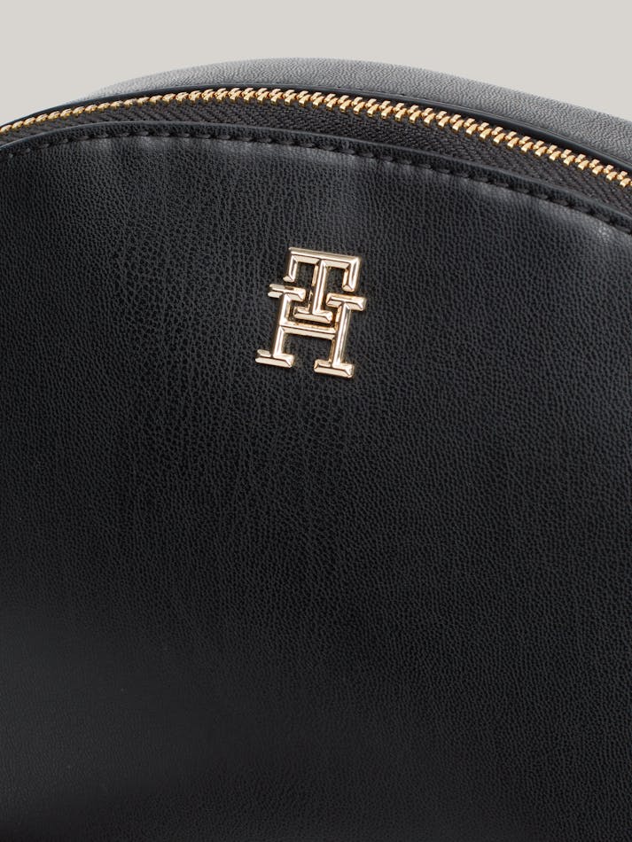 EF6BB2BA-DB25-CA73-8D09-527266FFB7D5